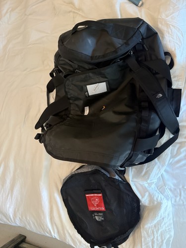 The north face base - face,
