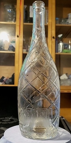 Diamond cut glass bottle very - diamond,