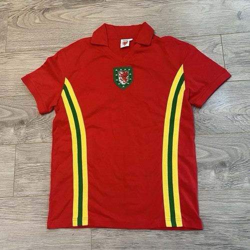 Wales retro style football - wales,