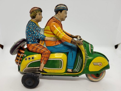 Nice vintage 1950s tin - vintage,