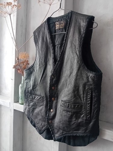 Vintage black leather - black, gilet
