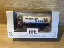 EFE E10901 AEC Mammoth Tanker Heygates Flour  - Scale OO 1:76 - Boxed
