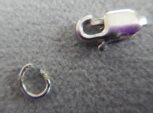 9ct white gold - 9ct, lobster