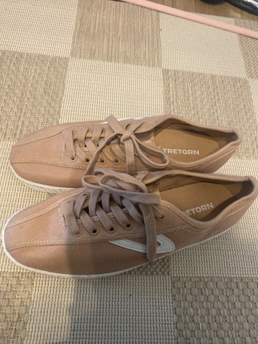 Tretorn plimsoles size 6 - plimsoles,,