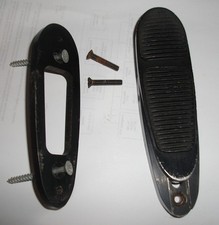 Vertically adjustable butt plate assembly and mounting plate