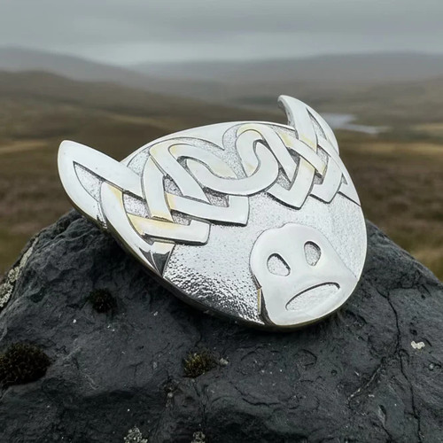 Highland cow pin scotland - cow,