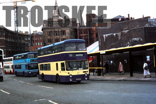 35mm slide village taxis - 35mm,