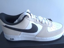 Nike Air Force 1' 07 LV8
