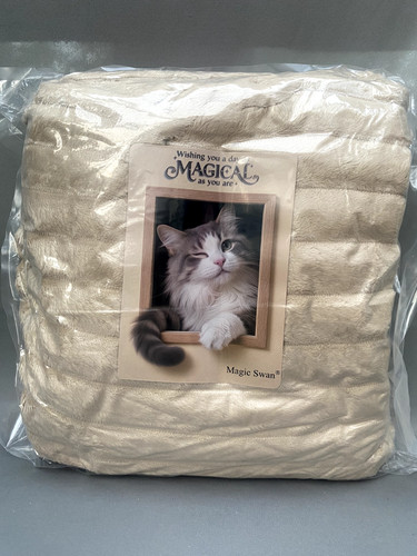 New sealed soft beige throw - ,
