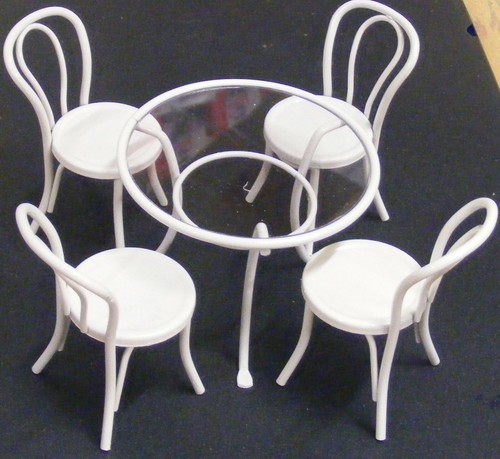 Dolls house metal - dolls, table