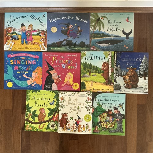 Julia donaldson axel - &,