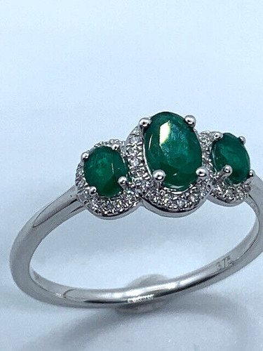 9ct white gold - 9ct, emerald