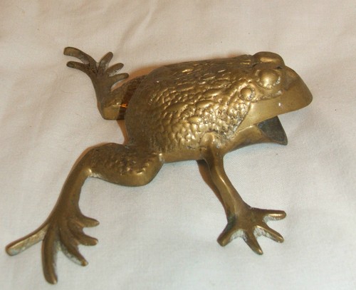 Rare vintage brass frog old - rare,