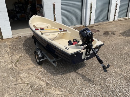 Corsiva 363 rowing/fishing
