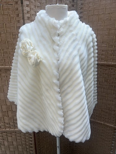 White faux fur cape - fur, xl