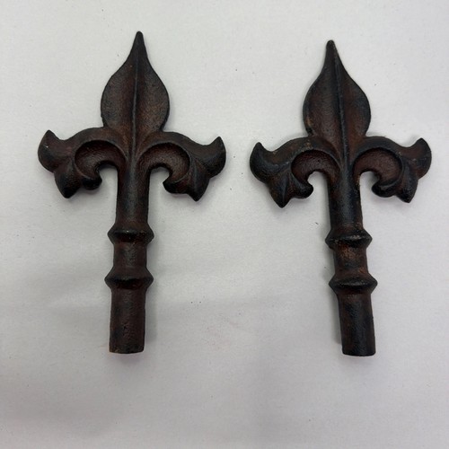 Antique cast iron fleur - antique,