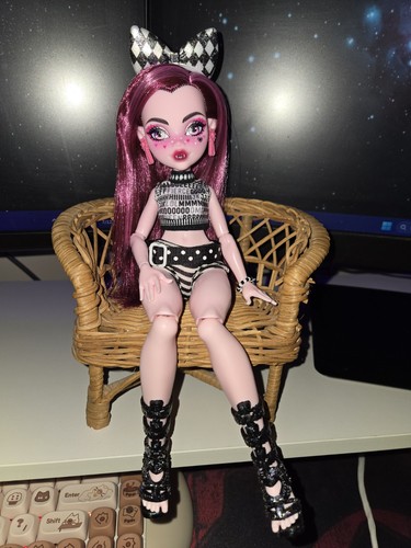 Vintage wicker chair - wicker, dolls