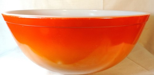 Vintage pyrex red - orange, ombre