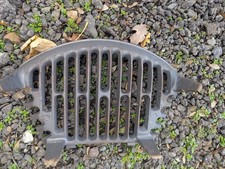 FIRE GRILL GRATE VINTAGE CAST IRON FIRE PLACE OLDE 13" x 9"x 8" Reclaimed 