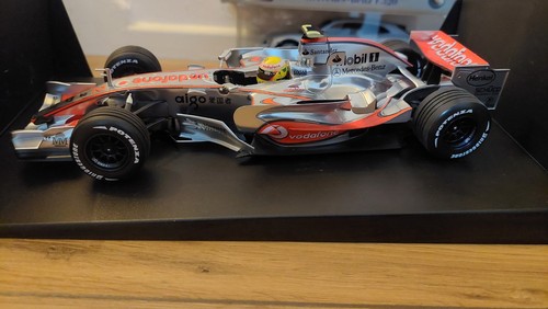 Minichamps lewis hamilton 18 - minichamps, 1:18