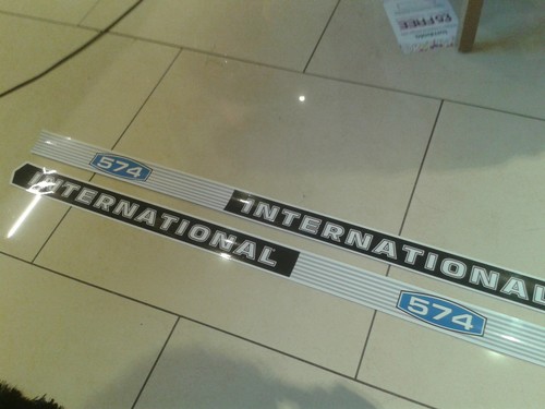 International tractor bonnet - international,