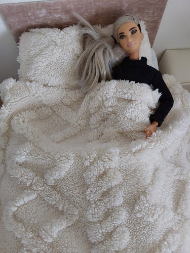 Scale barbie size knitted - barbie,