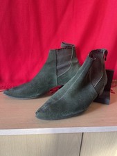 Vintage Forest green suede winkle-pickers, size 8 UK. 1975/6, elasticated sides