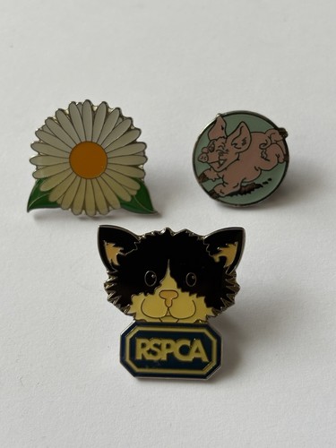Badges daisy pig rspca - pig,,