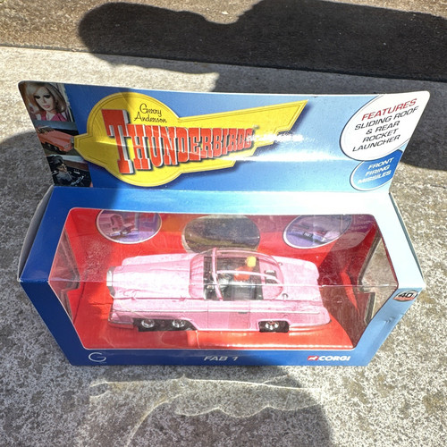 Corgi thunderbirds fab - 1,
