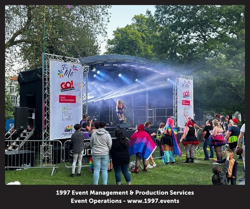 Outdoor trailer stage 8x6m - trailer,