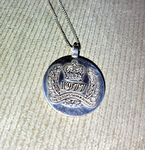 Vintage silver jubilee queen - silver,