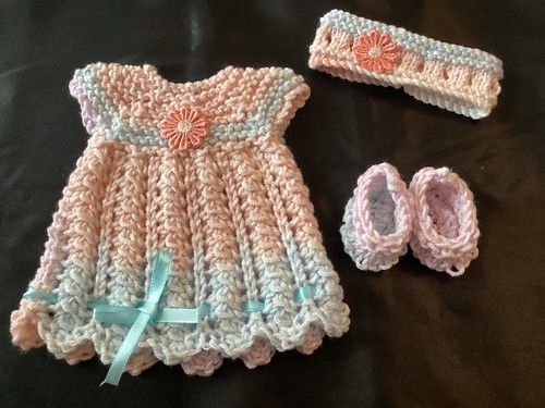 Hand knitted dolls - clothes, to