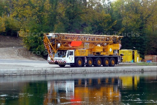 Truck photo crane - photo,