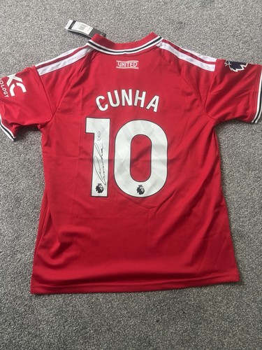 Matheus cunha signed man - matheus,
