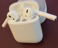 GENUINE APPLE AIRPODS - A2031  2ND GEN - WITH CASE - GREAT CONDITION 