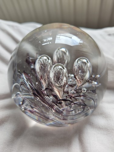 Large paperweight with swirl - large,