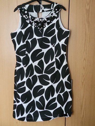 Black and white size - size, dress