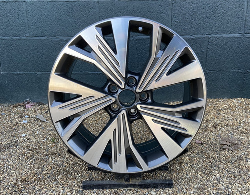 Audi tron alloy - q4,