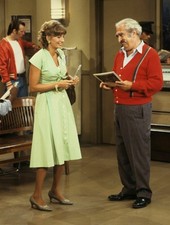 383571 Laverne and Shirley