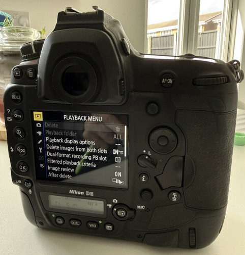 Nikon digital slr camera - digital,