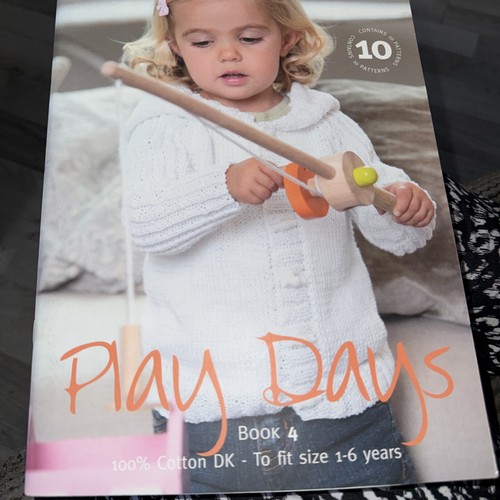 Patons play days knitting - days,