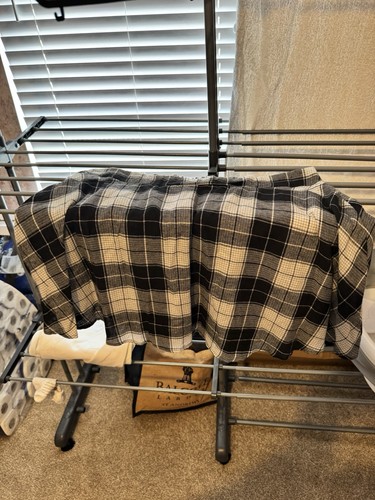 Black tartan lined skirt knee - tartan, skirt,
