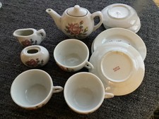 Vintag Miniature Dolls House