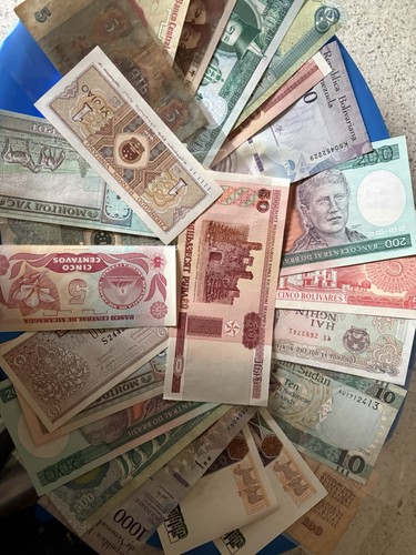 World bank notes - world,