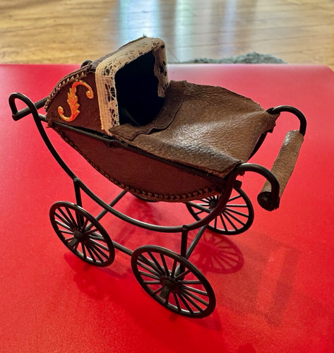 Dolls house vintage - , pram