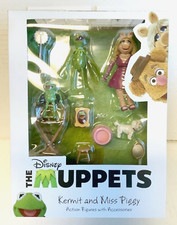 NEW Diamond Select Toys Disney