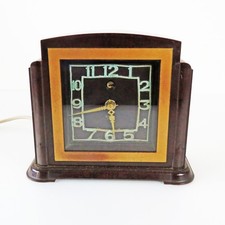 Smiths Mantle Bakelite Art