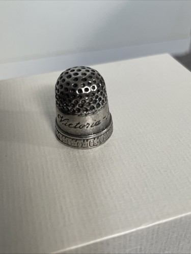 Vintage metal pewter thimble - thimble,