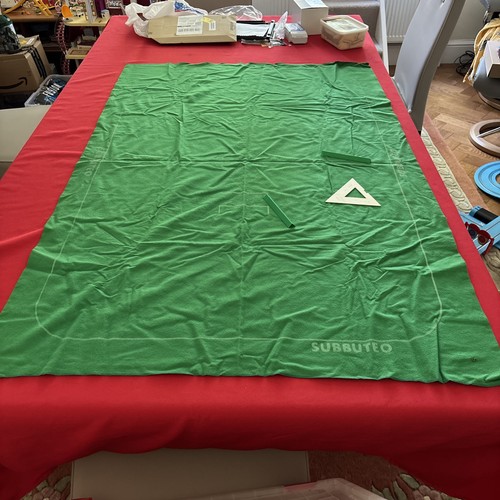 Subbuteo table cricket pitch - table,