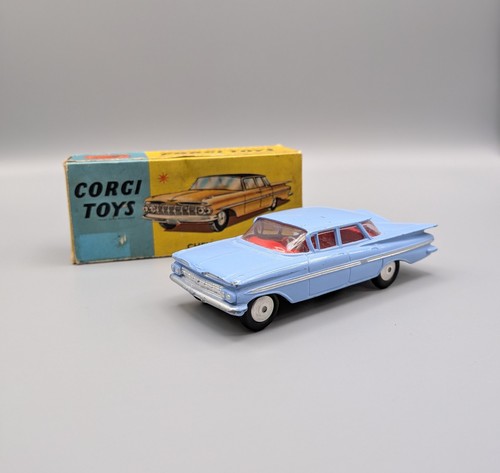 Corgi 220 chevrolet impala - corgi,